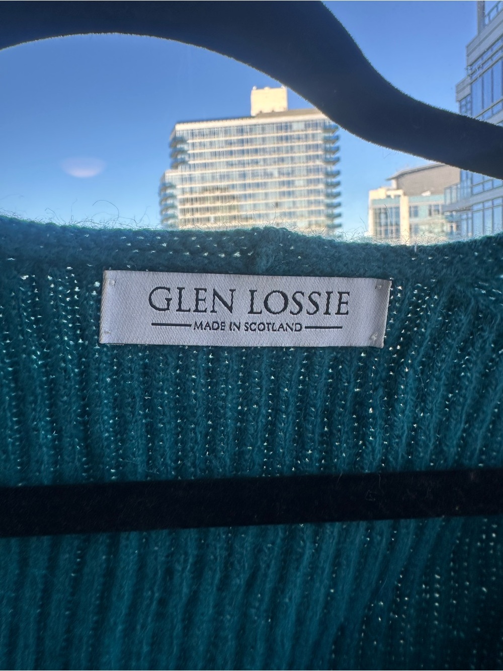 Scottish Wool Hand Made Ribbed V-Neck Sweater - Picture 2 of 3
